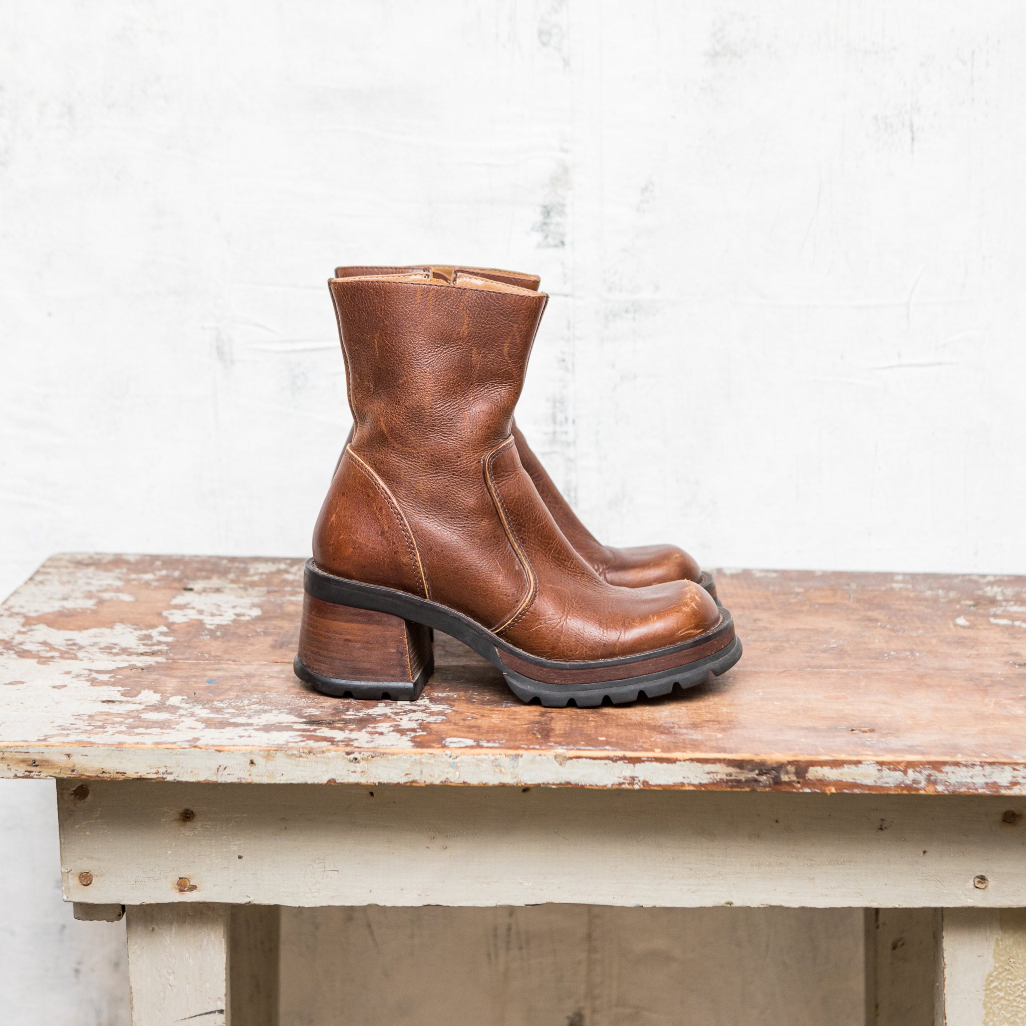 Steve Madden HOTT 90s Platform Boots Yearland